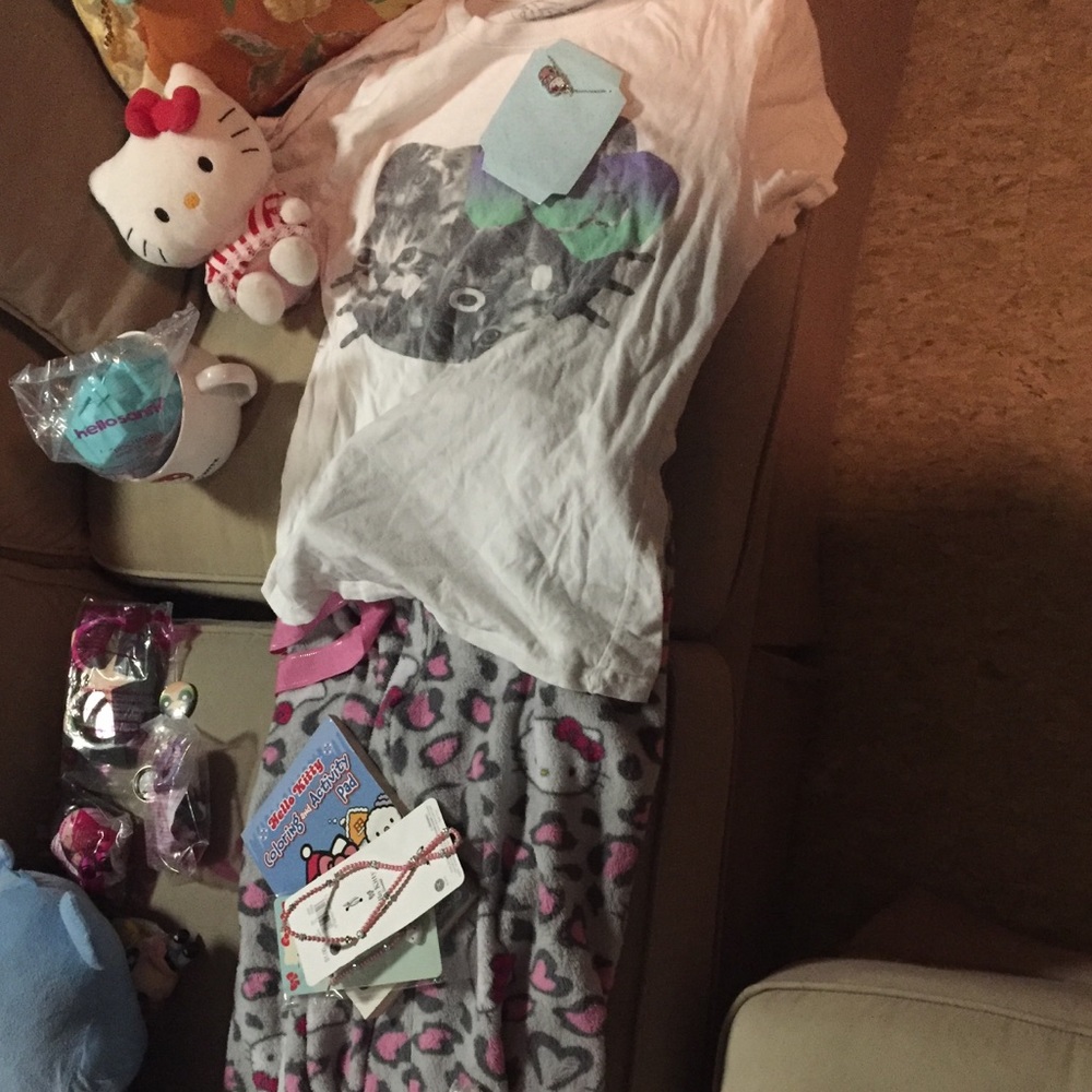 Hello Kitty - Picture 6 of 8